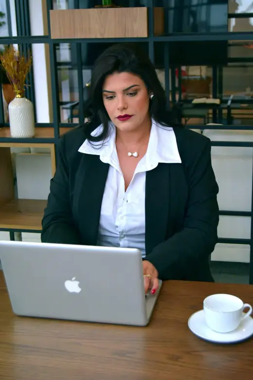 Dra. Carina Rocha — foto 1